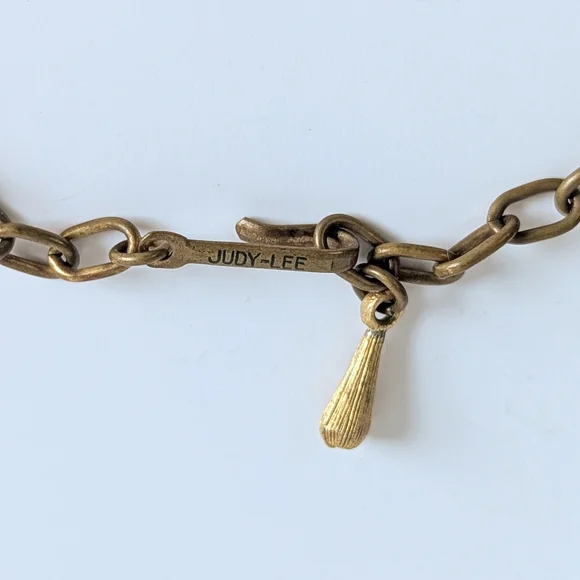 Vintage 1960's Judy Lee Gold Tone Necklace Black Marbled Cabochons - 15